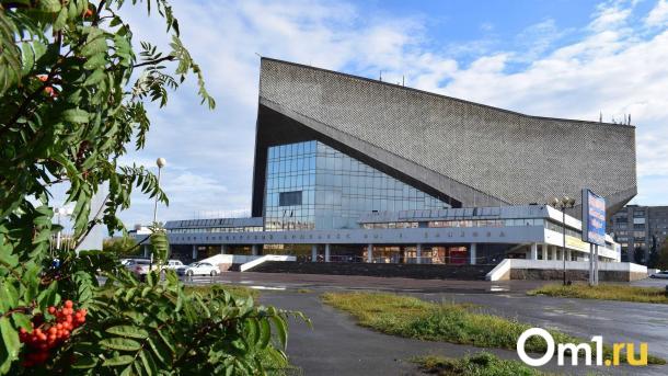 Первые матчи на СКК Блинова пройдут при неполных трибунах. Почему?