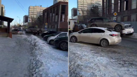В Новосибирске эвакуированный Infiniti попал в ДТП, пока стоял на погрузчике: эвакуатор откатился назад