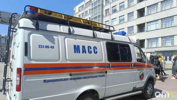 Обрушение бесхозной части склада произошло в Новосибирске