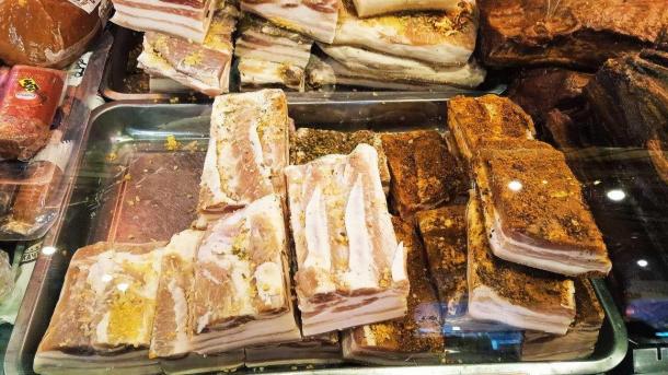 Мясо без справок: в ларьках Новосибирска не показывают документы