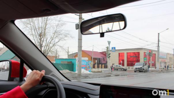 В Омске задержали таксиста без прав