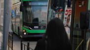 В Кировском районе Новосибирска двое мужчин подрались в переполненном троллейбусе № 8