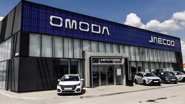Двойная премьера весны: в омском автосалоне «OMODA|JAECOO Автоплюс» презентовали эффектные кроссоверы
