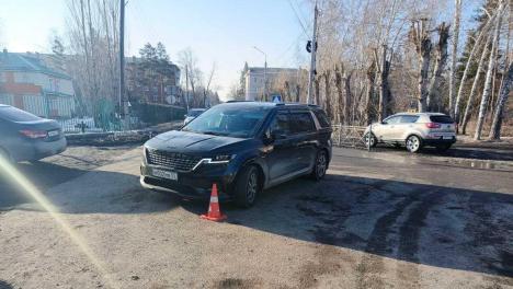 Омичка за рулём иномарки сбила девочку у гимназии №9