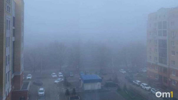 В Омском аэропорту массово задерживаются рейсы из-за густого тумана