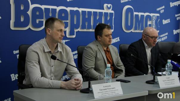 Омичам рассказали, кто вывезет мусор после весеннего субботника