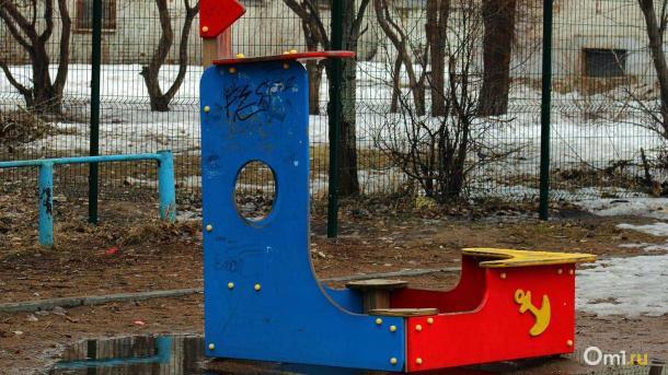 После почти летнего тепла в Омскую область вернутся снег и заморозки