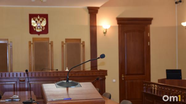 Жительница Омской области запретила соседу пользоваться канализацией