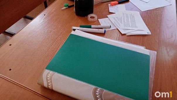 Омич попал под пресс и отсудил у работодателя почти миллион рублей