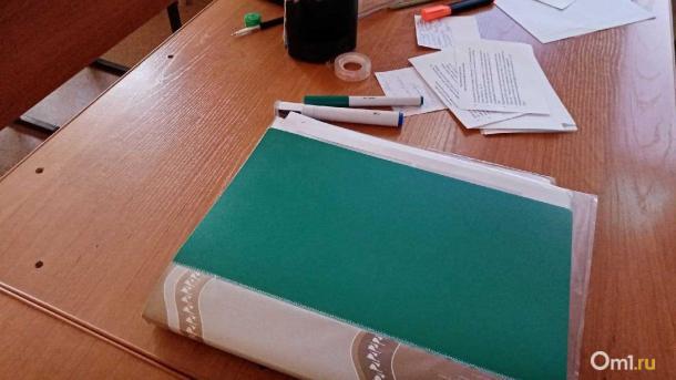 Омич попал под пресс и отсудил у работодателя почти миллион рублей