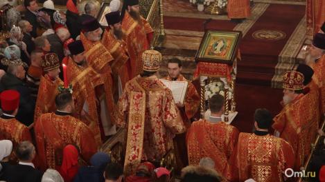 Митрополит Дионисий сообщил о сложностях с доставкой Благодатного огня в Омск