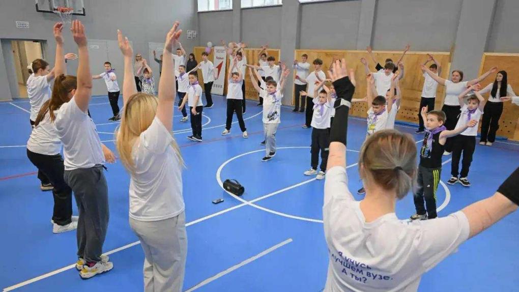 СИБИТ провёл спортивный челлендж для студентов и школьников ко Дню здоровья