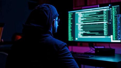 МВД предупреждает: вербовщики подростков маскируются под сверстников в соцсетях и играх в Новосибирске