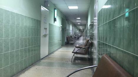 «Боль была адской»: жительница Новосибирска сломала ногу на гололёде в центре города