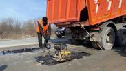 Усиленный ямочный ремонт и подготовка к паводку: как НСО спасает дороги
