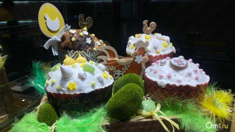 Петушки, бабочки и кролики: обзор на куличи из омских магазинов и пекарен