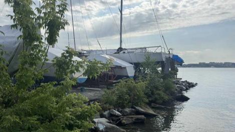 Прокуратура добилась устранения нарушений в яхт-клубе Бердска в водоохранной зоне