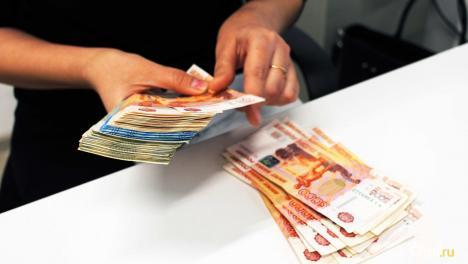 Средняя зарплата в России за пять лет выросла почти на 55 тысяч рублей