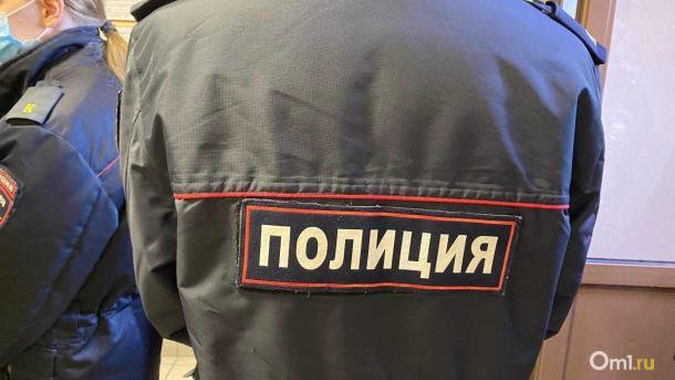 Полиция нашла подростков, устроивших разгром на кладбище в Называевске