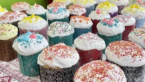 Мэр Омска рассказал, где в городе купить ингредиенты для куличей на Пасху