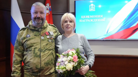 Специалист администрации Омского муниципального района Денис Рыжков получил почётную награду