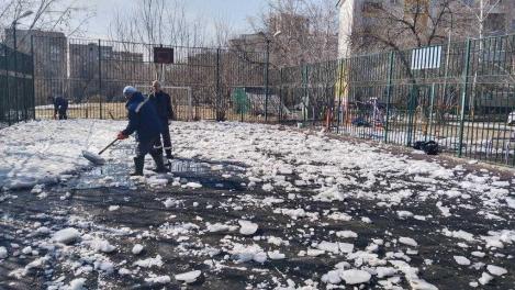 Спортивные площадки в Новосибирске готовят к летнему сезону