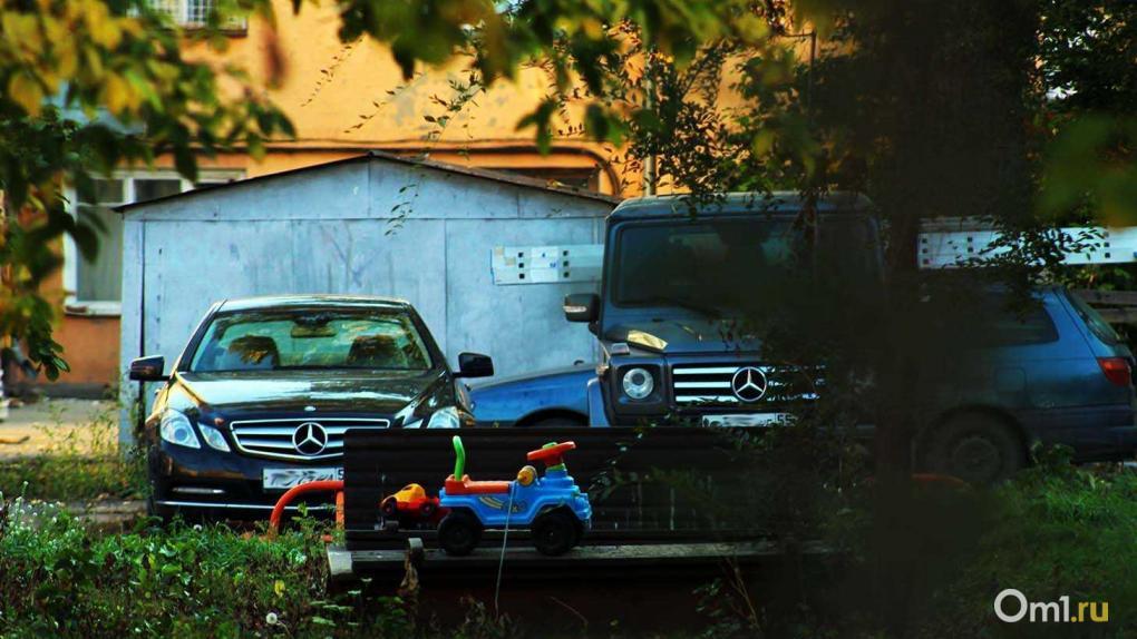 В Омске для фиксации нарушений благоустройства задействуют три автомобиля
