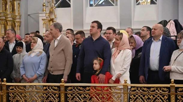 Губернатор Хоценко поздравил жителей Омской области с Пасхой