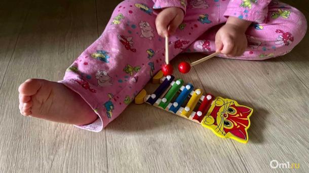 Новосибирцам напомнили о работе круглосуточной линии «Ребёнок в опасности»