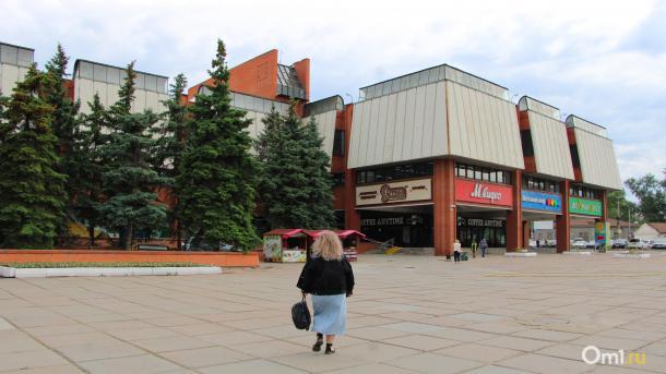 Метро, оцарапанная чиновница и цены на бензин: читаем омские новости из 2006 года