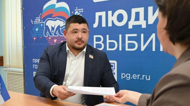 Ещё два омича подали документы для предварительного голосования партии «Единая Россия»