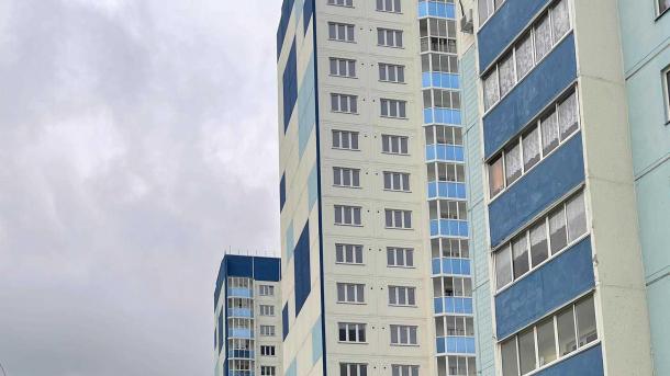 «Пизанская башня» на Рябиновой: в Новосибирске возбудили дело против застройщика домов