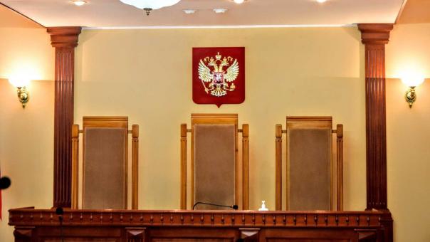 Приёмщица в Новосибирске получила срок за 1 млн рублей взяток