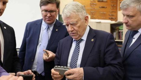 Делегация Сибирского отделения РАН посетила ОмГТУ