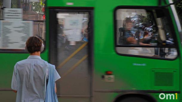 Новосибирцы требуют проверить опасного лихача на 29 автобусе после опасных маневров