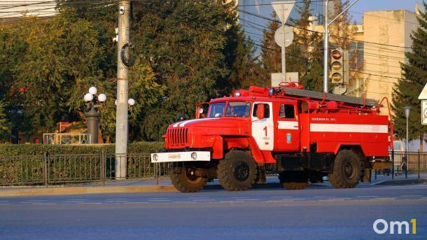 Пожар под Омском: сгорели два соседних дома