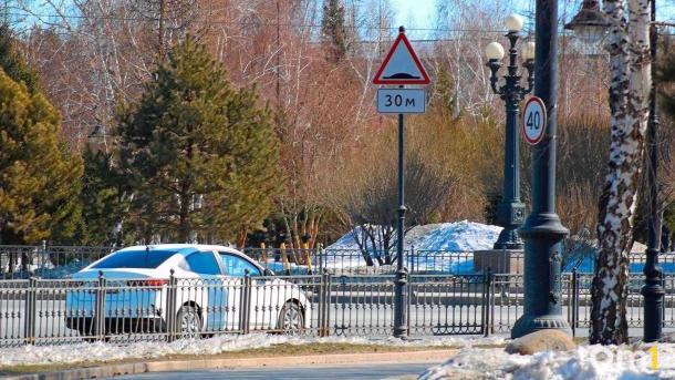 Омичка отсудила 695 тысяч рублей за Mazda с запретом на регистрацию