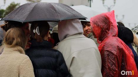 Очень сильный ветер: в Омской области объявили штормовое предупреждение