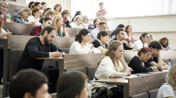 Около 2 000 человек написали «Тотальный диктант» в Омске