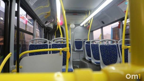 На омичку завели уголовное дело после дебоша в автобусе