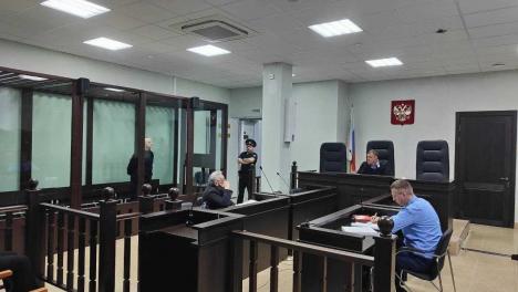 В Омске судят отчима, который 4 года издевался над детьми и убил пасынка