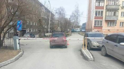 В Калининском районе Новосибирска водитель Hyundai сбил семилетнего мальчика на самокате