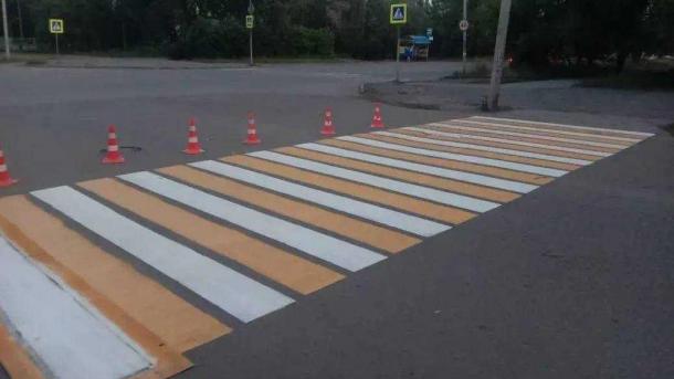 В Омске начали наносить дорожную разметку