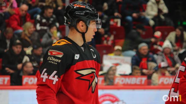 «Омск вызывает симпатии»: экс-тренер клубов КХЛ назвал «Авангард» фаворитом серии с «Локомотивом»