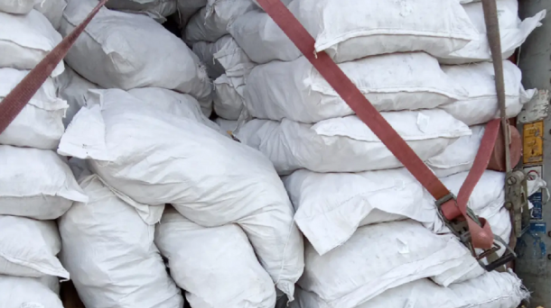 Из Омской области вернули в Казахстан более 20 тонн грецких орехов