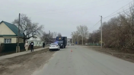 Несколько часов боролся за жизнь: пешеход погиб после наезда автомобиля под Новосибирском