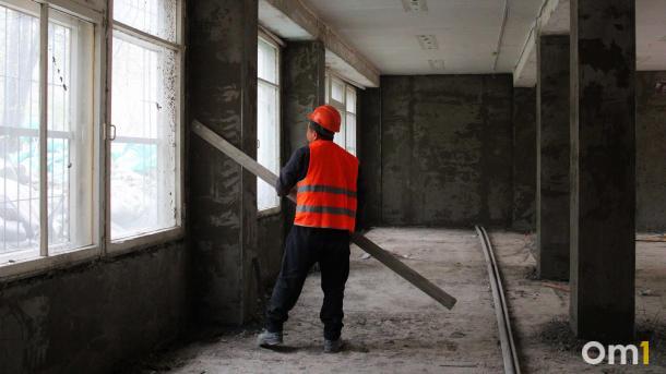 Омская компания выиграла контракты на ремонт дороги и колледжа