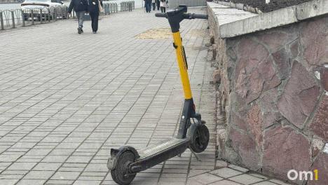 Мэрия хочет запретить парковку самокатов по всему центру Омска