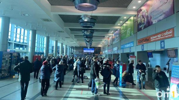 В Омск на самолётах пытались ввезти больше центнера насвая