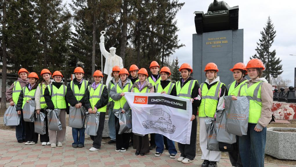 Одарённые школьники из регионального центра Сириус 55 познакомились с работой Омсктрансмаша